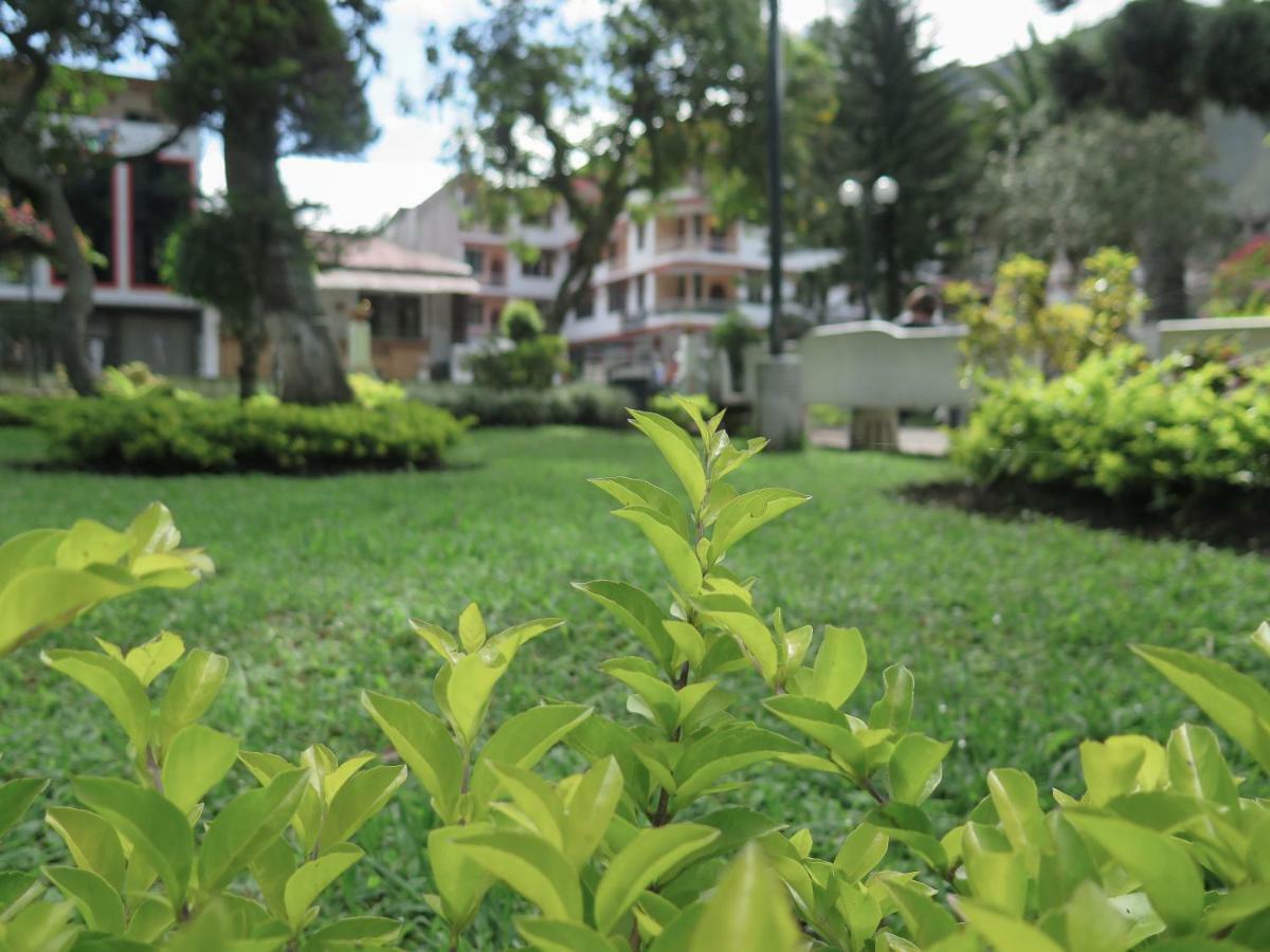 Hotel Flor De Oriente Baños Esterno foto
